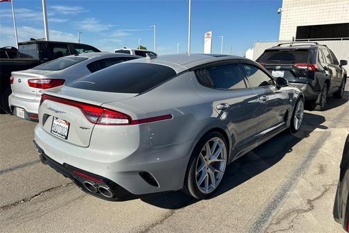 2022 Kia Stinger GT1
