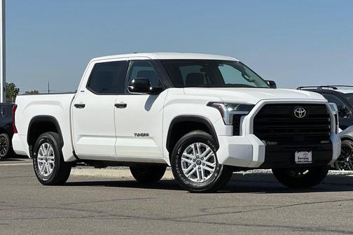 White 2022 Toyota Tundra SR5