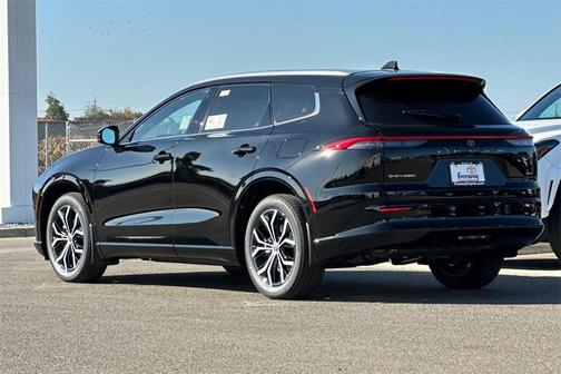 2025 Toyota Crown Signia XLE