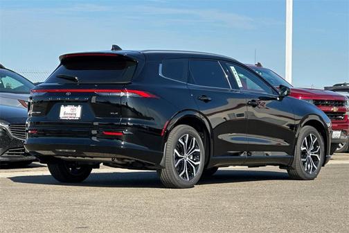 2025 Toyota Crown Signia XLE