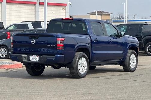 2023 Nissan Frontier SV