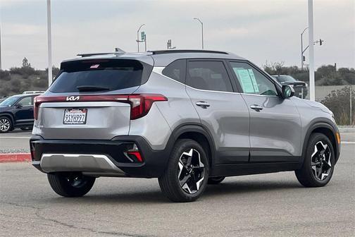 2025 Kia Seltos EX
