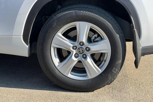 Wind Chill Pearl 2023 Toyota Highlander LE