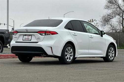2026 Toyota Corolla Hybrid LE