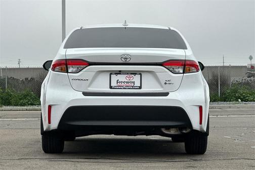 2026 Toyota Corolla Hybrid LE