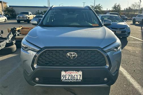 2023 Toyota Corolla Cross XLE