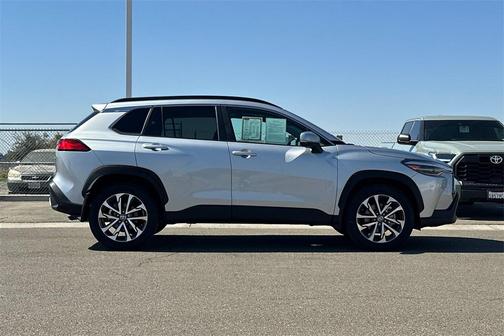 2023 Toyota Corolla Cross XLE