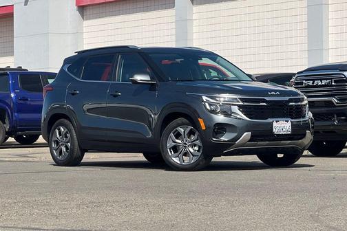 Gravity Gray 2024 Kia Seltos S