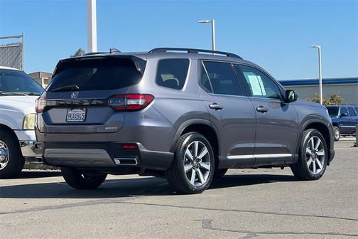2024 Honda Pilot Touring 8-Passenger