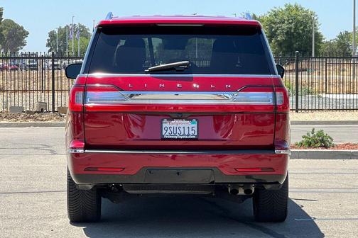 RUBY RED TINTED CC 2018 Lincoln Navigator Reserve