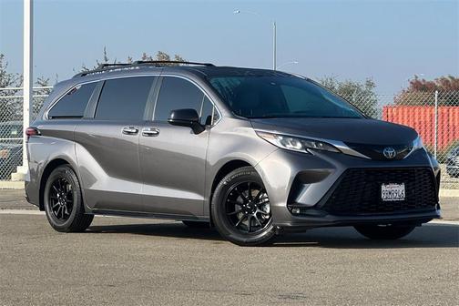2022 Toyota Sienna XSE 7 Passenger