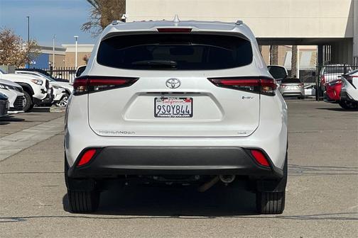 2025 Toyota Highlander Hybrid XLE