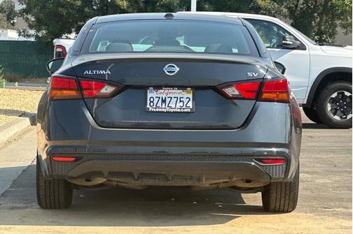 2022 Nissan Altima 2.5 SV