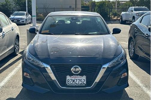 2022 Nissan Altima 2.5 SV