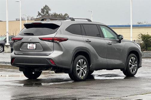 2026 Toyota Highlander Hybrid XLE