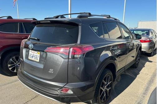 2018 Toyota RAV4 SE
