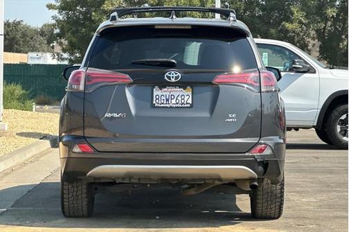 2018 Toyota RAV4 SE