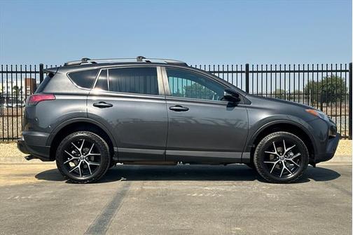 2018 Toyota RAV4 SE