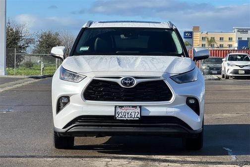 2025 Toyota Highlander Hybrid XLE