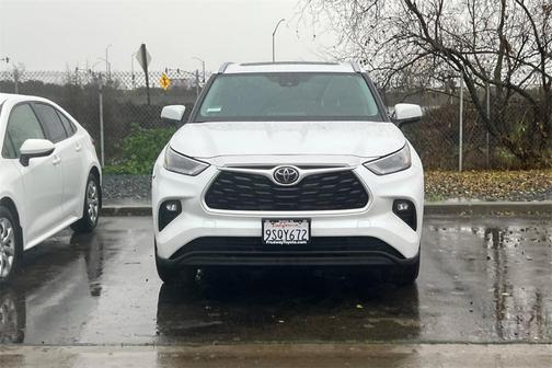 2025 Toyota Highlander Hybrid XLE