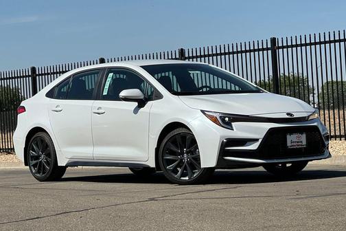 Wind Chill Pearl 2026 Toyota Corolla SE