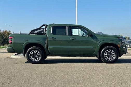 2023 Nissan Frontier SV