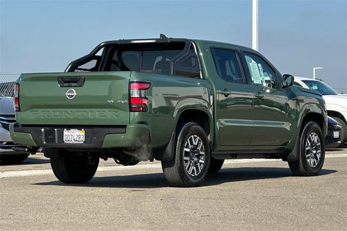 2023 Nissan Frontier SV