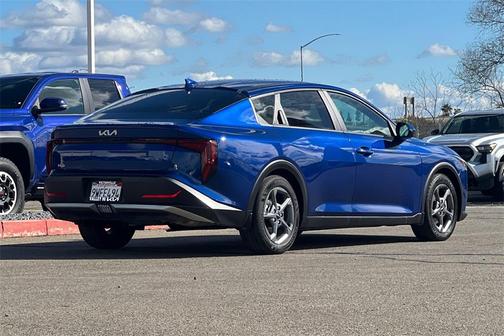 2025 Kia K4 LXS
