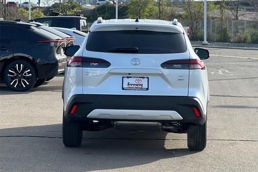 2026 Toyota Corolla Cross LE