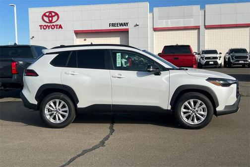 2026 Toyota Corolla Cross LE