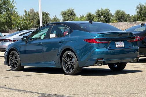 Ocean Gem/Midnight Black Metallic 2026 Toyota Camry XSE