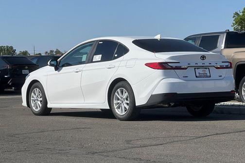 Ice Cap 2026 Toyota Camry LE