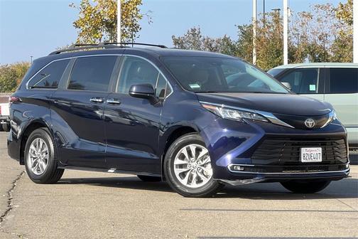 2022 Toyota Sienna XLE