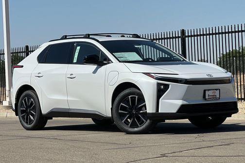 Wind Chill Pearl 2026 Toyota bZ XLE Plus