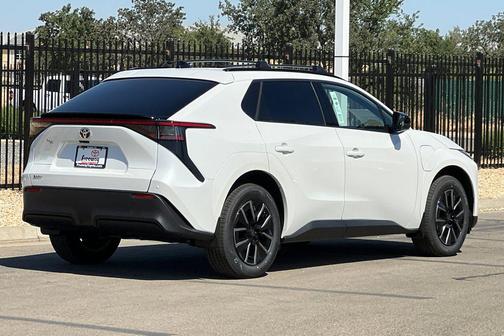 Wind Chill Pearl 2026 Toyota bZ XLE Plus