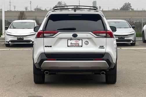 2023 Toyota RAV4 Hybrid SE