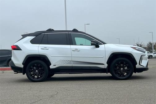 2023 Toyota RAV4 Hybrid SE