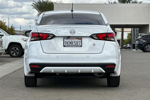 2024 Nissan Versa 1.6 S