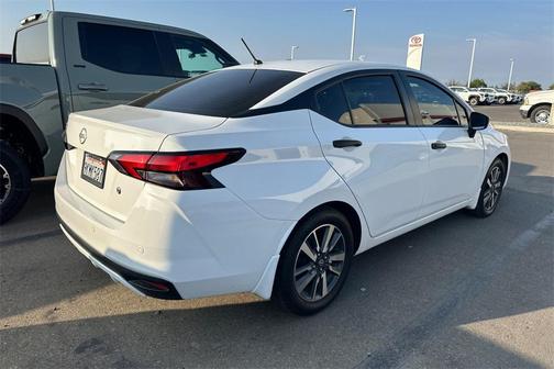 2024 Nissan Versa 1.6 S