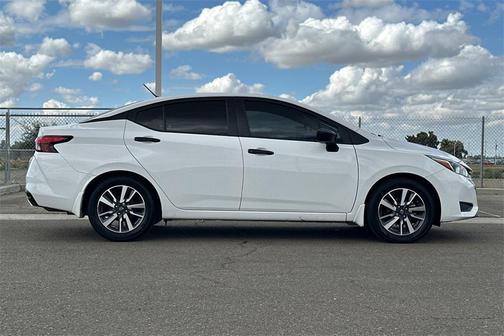 2024 Nissan Versa 1.6 S