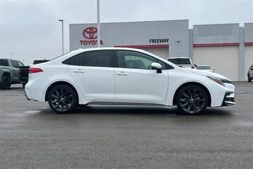 2025 Toyota Corolla SE
