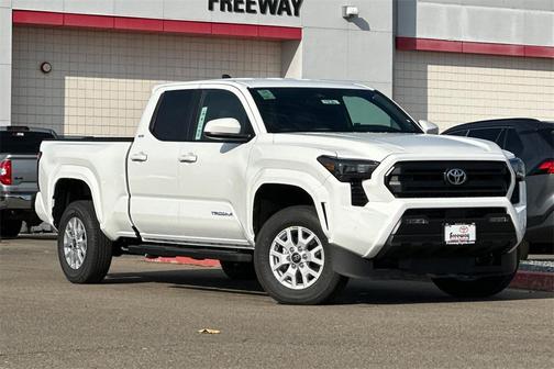 2025 Toyota Tacoma SR5