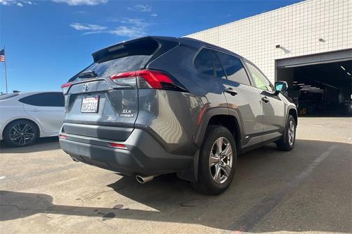 2023 Toyota RAV4 Hybrid XLE