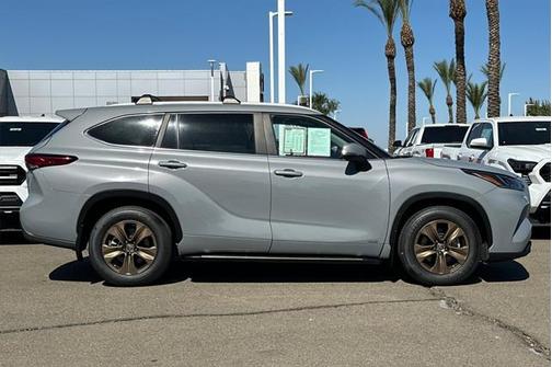 2023 Toyota Highlander Bronze Edition