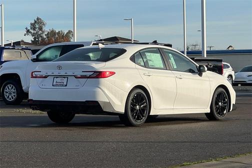 2026 Toyota Camry SE