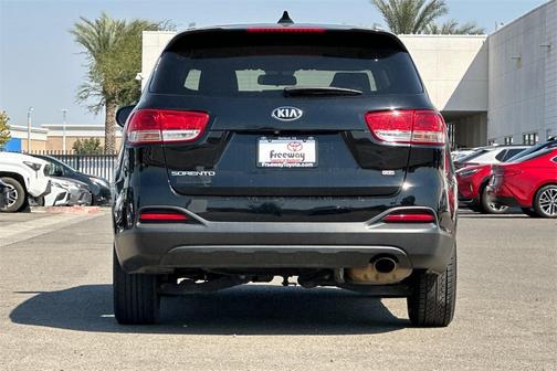 2018 Kia Sorento LX