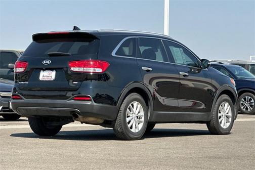 2018 Kia Sorento LX