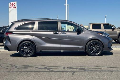 Predawn Gray Mica 2021 Toyota Sienna XSE 7 Passenger
