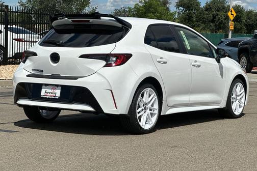 Ice Cap 2026 Toyota Corolla SE