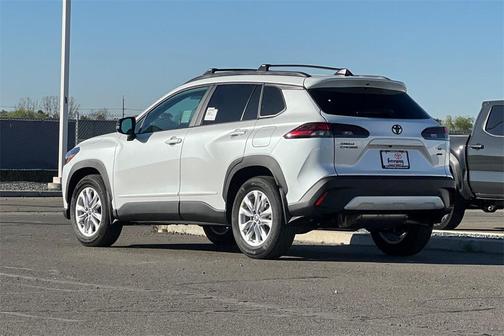 2026 Toyota Corolla Cross LE